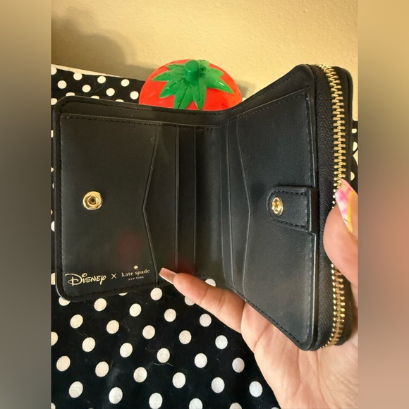 Disney x Kate Spade New York Aristocats Small Zip Bifold Wallet - Picture 3 of 3